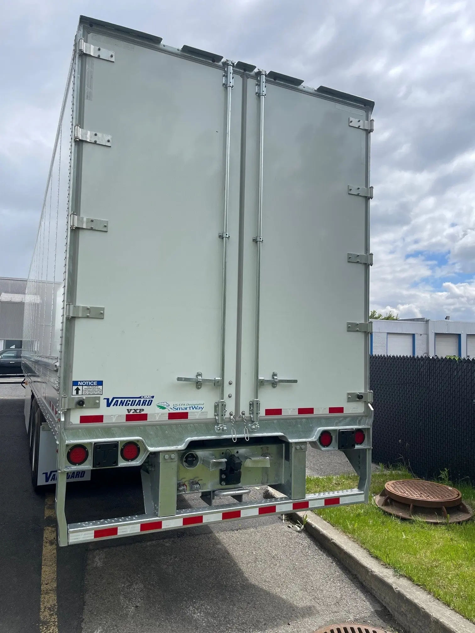 2024 Vanguard VXP Dry Van with Pintle Hook - Image 4